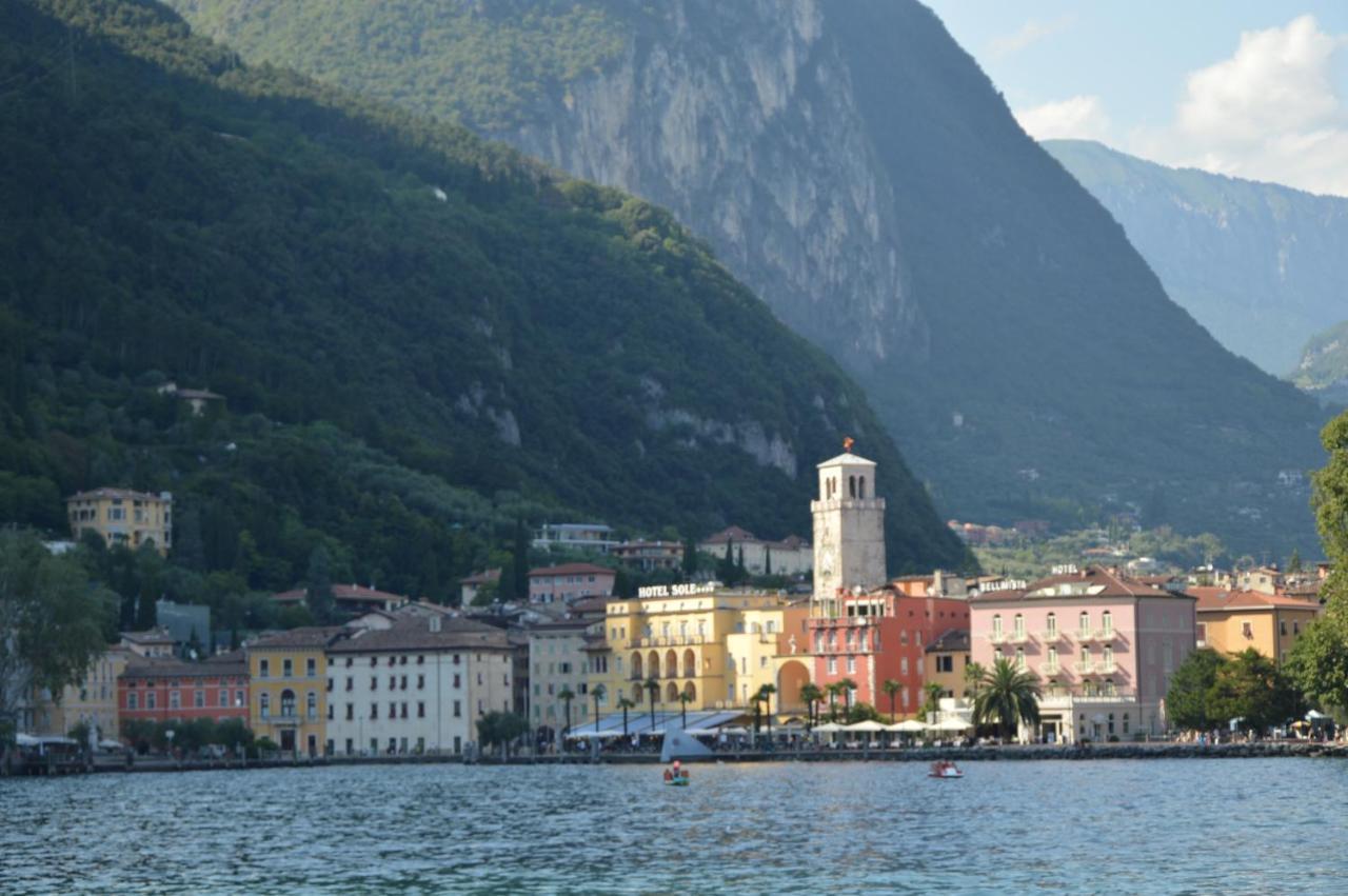 Appartamento Sunrise - Centro Storico N1 Riva del Garda Eksteriør billede